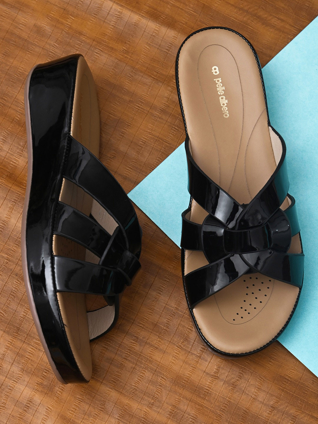 

pelle albero Women Black Open Toe Flats