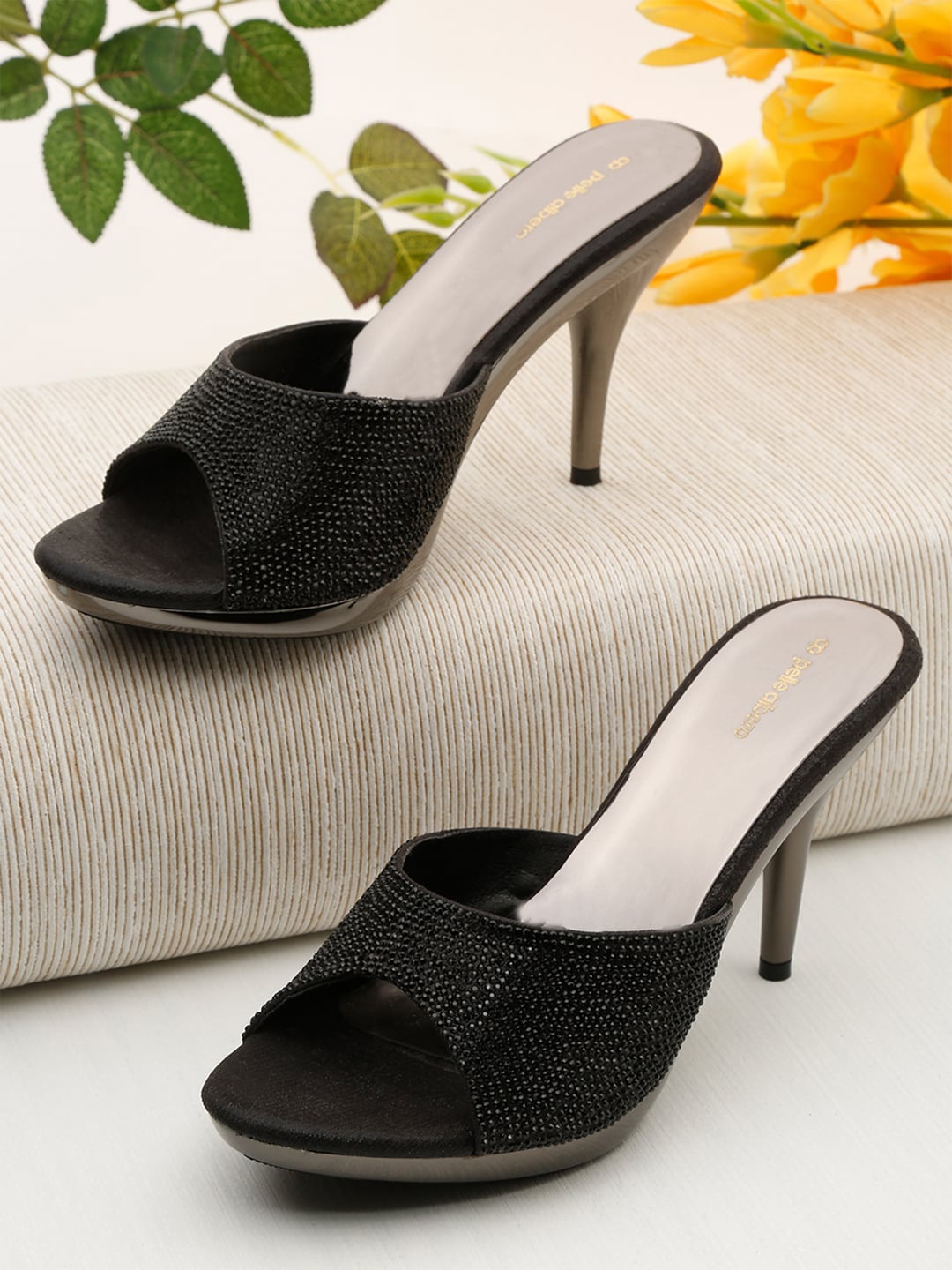 

pelle albero Black Embellished Party Sandals