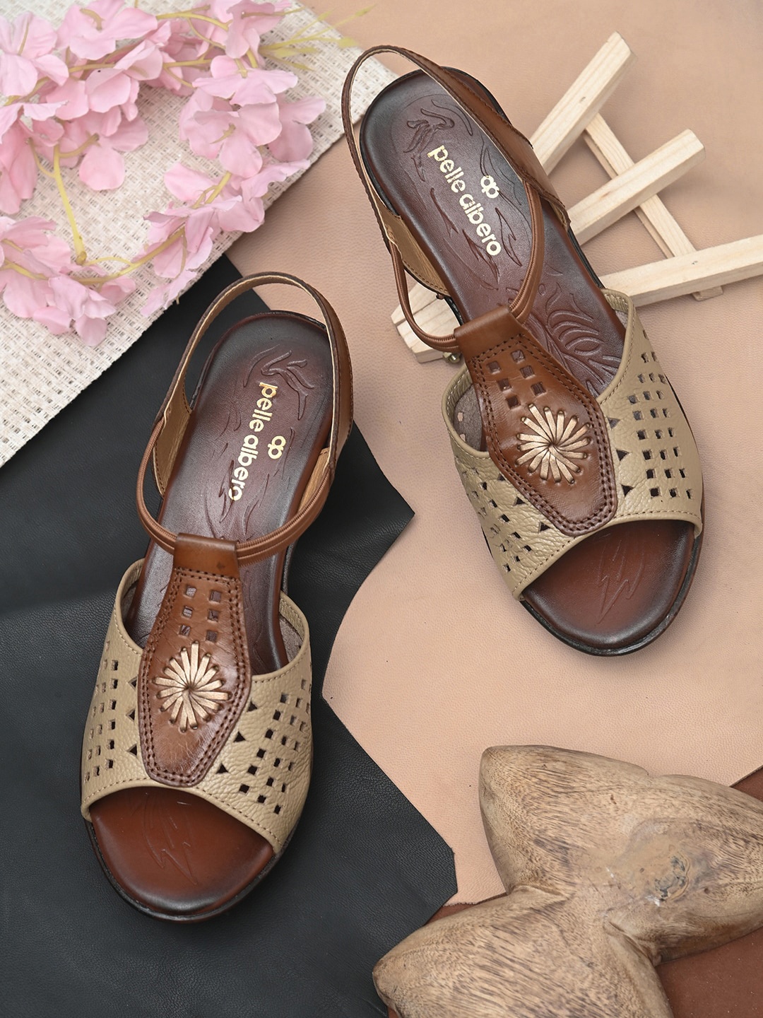 

pelle albero Beige Party Comfort Sandals with Laser Cuts
