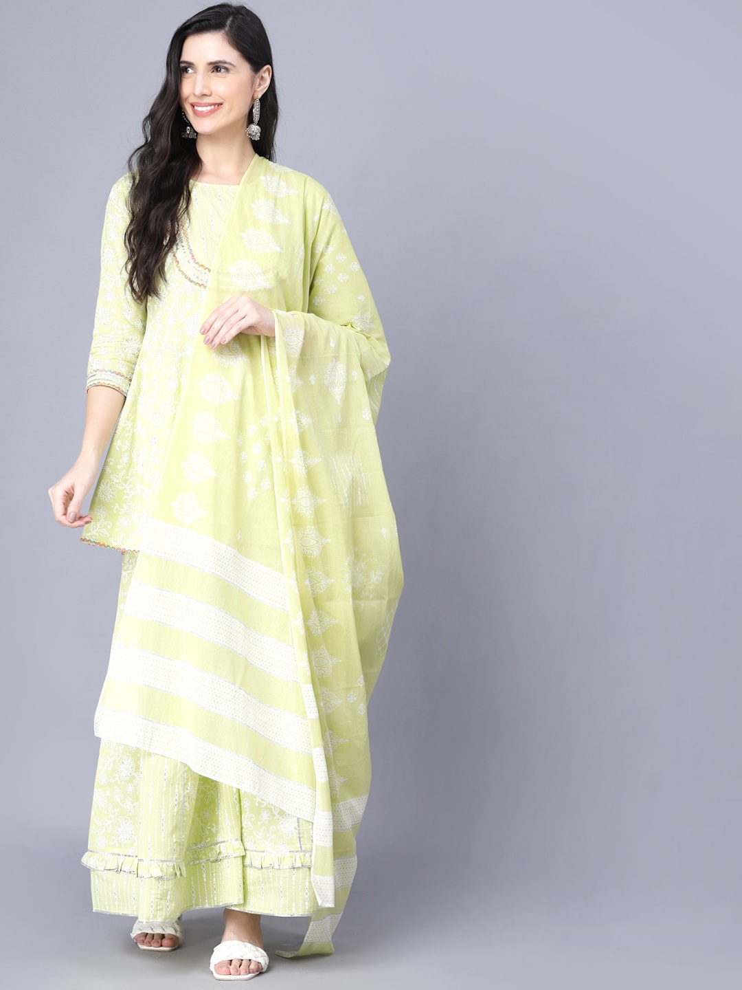 

Myshka Women Green Ethnic Motifs Printed Pure Cotton Kurta with Sharara & With Dupatta