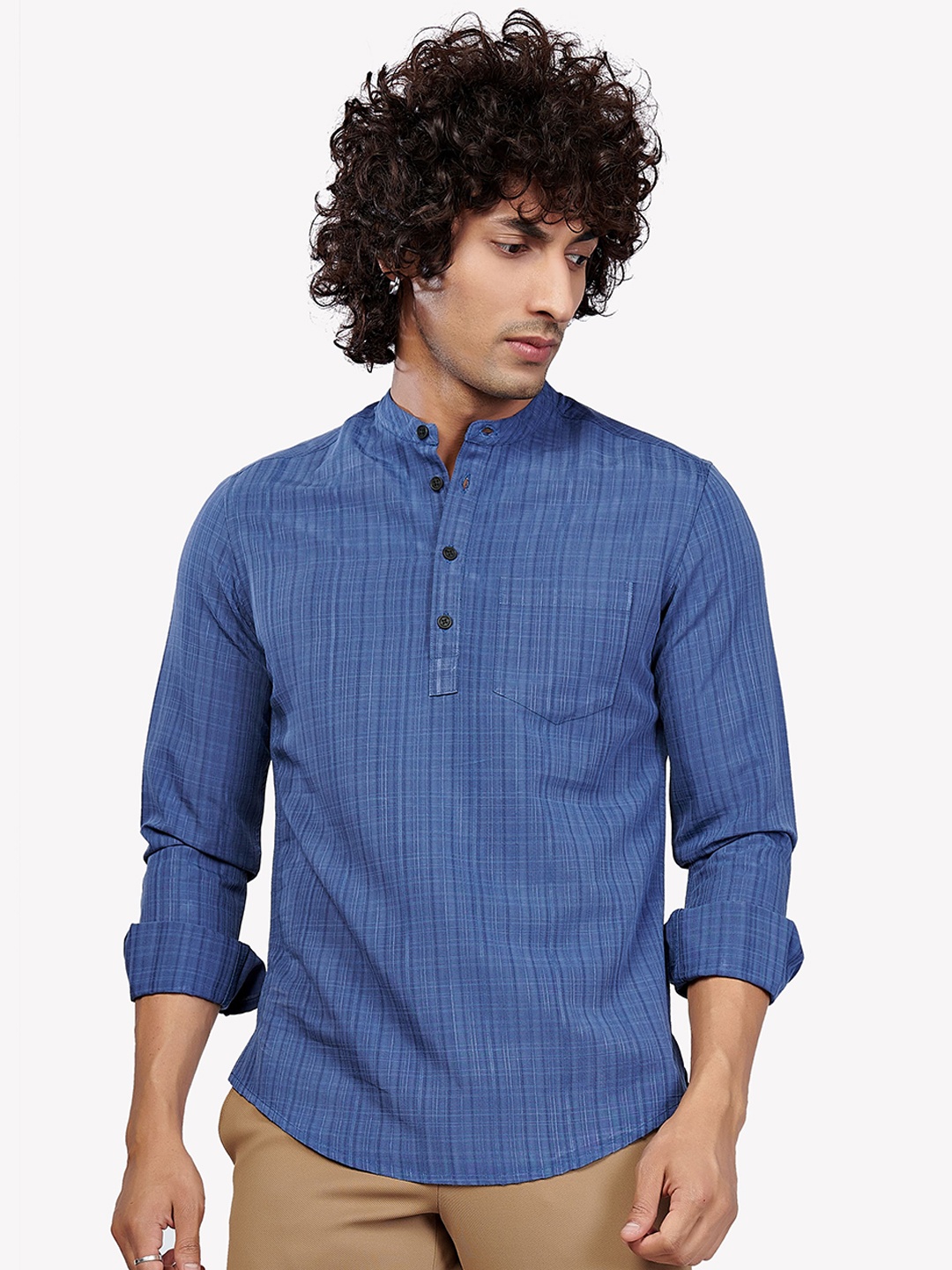 

VASTRADO Men Blue Thread Work Kurta