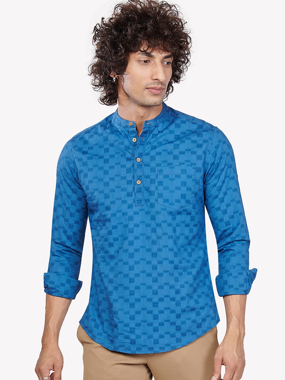 

VASTRADO Men Blue Geometric Kurta