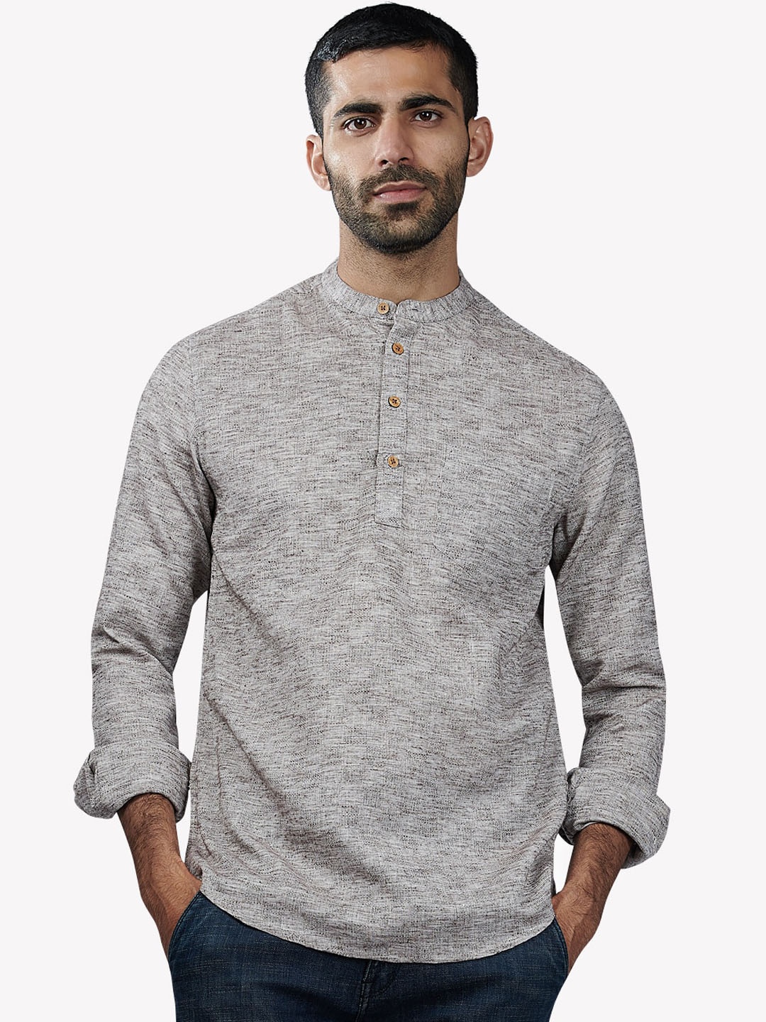 

VASTRADO Men Grey Mandarin Collar Kurta