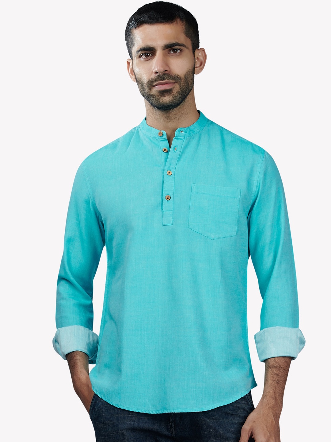

VASTRADO Men Blue Solid Mandarin Collar Kurta