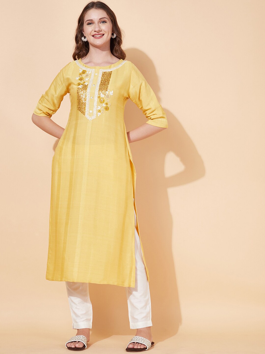 

FASHOR Women Yellow & Gold-Toned Embroidered Thread Work Kurta