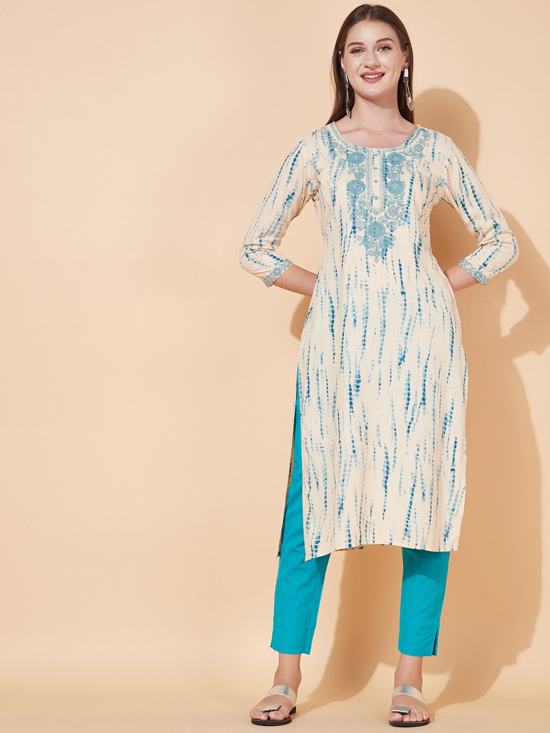 

FASHOR Women Cream & Blue Floral Embroidered Yoke Design Kurta