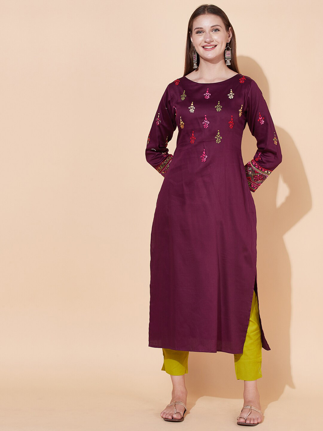 

FASHOR Women Wine Floral Embroidered Kurta, Purple