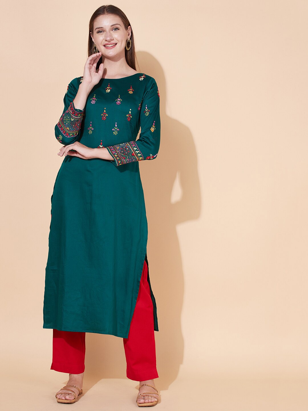 

FASHOR Women Green & Red Floral Thread Work Kurta