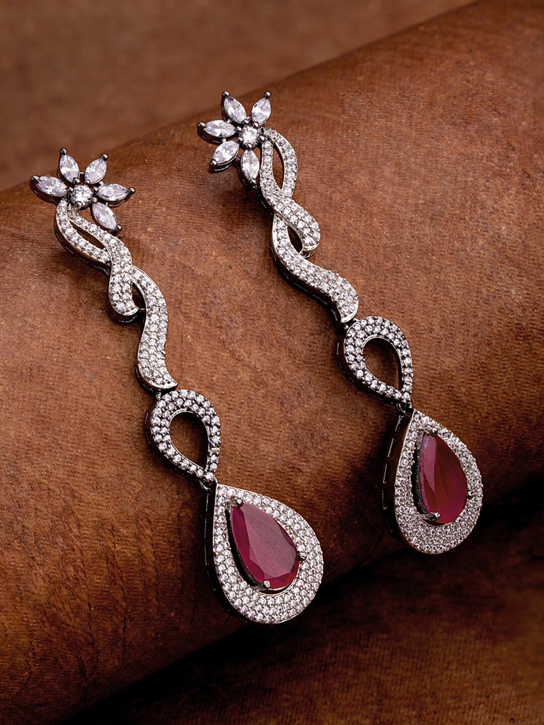 

Voylla Black Contemporary Drop Earrings