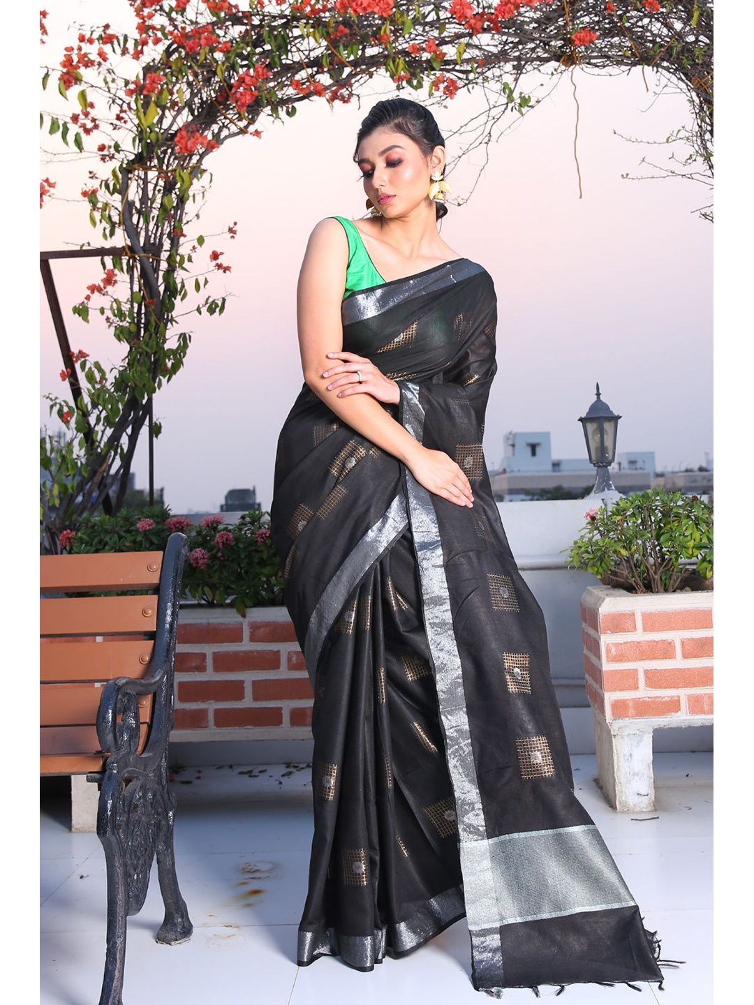 

Charukriti Black & Gold-Toned Woven Design Zari Silk Blend Saree