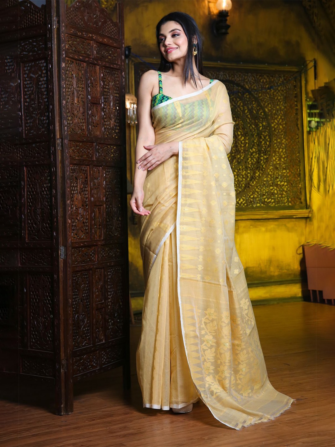 

Charukriti Beige & White Ethnic Motifs Silk Cotton Jamdani Saree