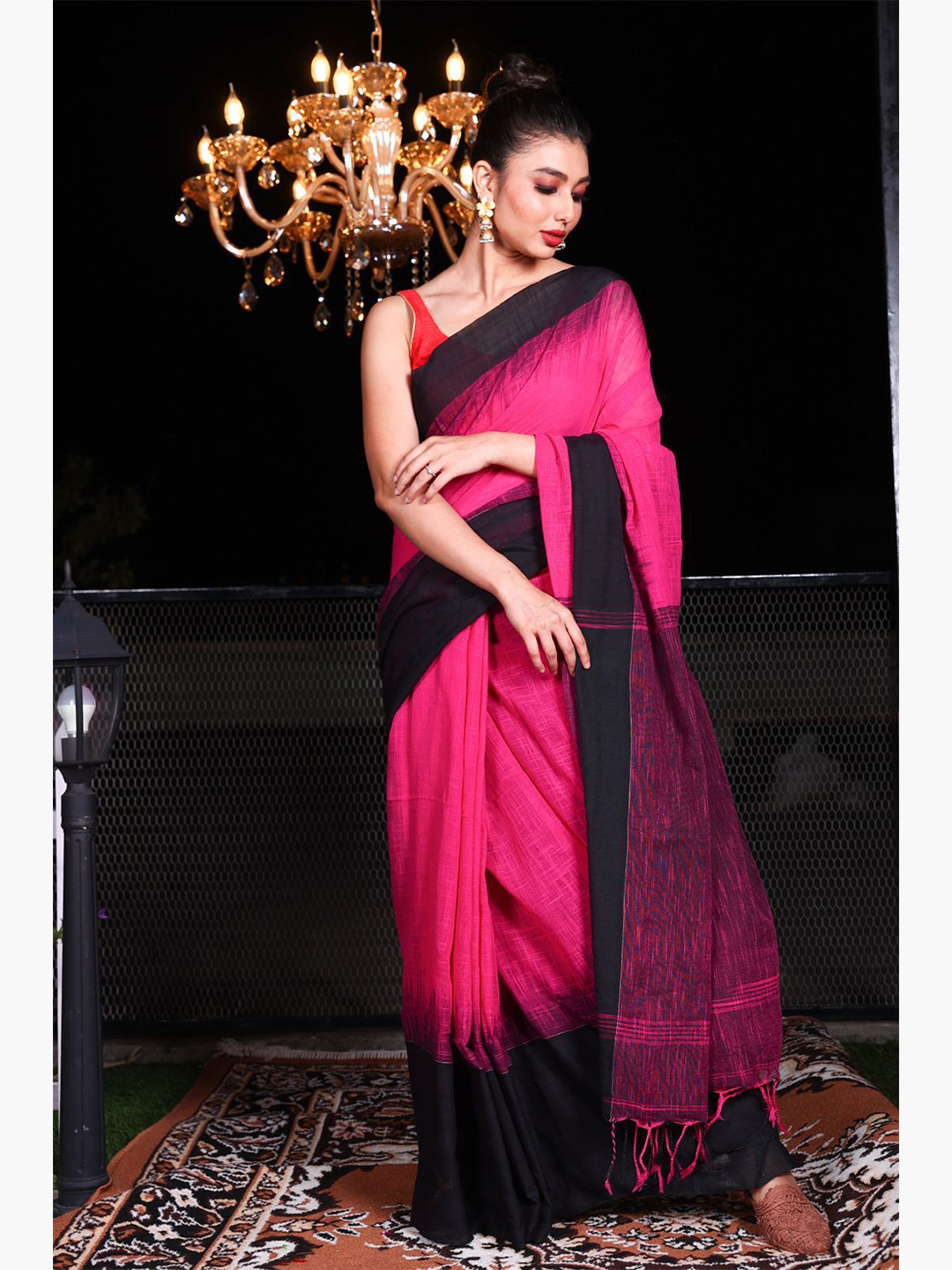 

Charukriti Fuchsia & Black Woven Design Pure Cotton Saree