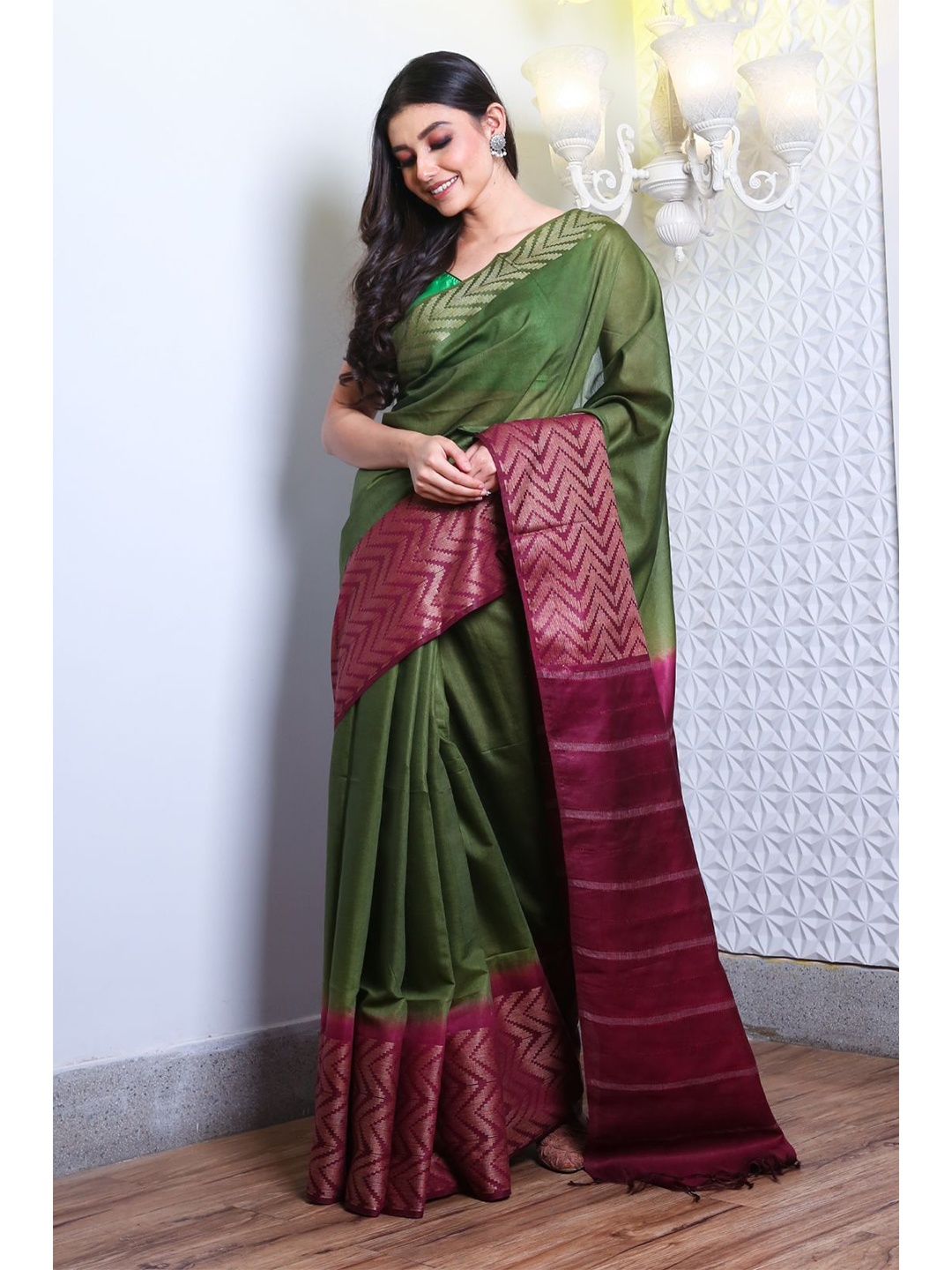 

Charukriti Green & Maroon Woven Design Zari Silk Blend Saree