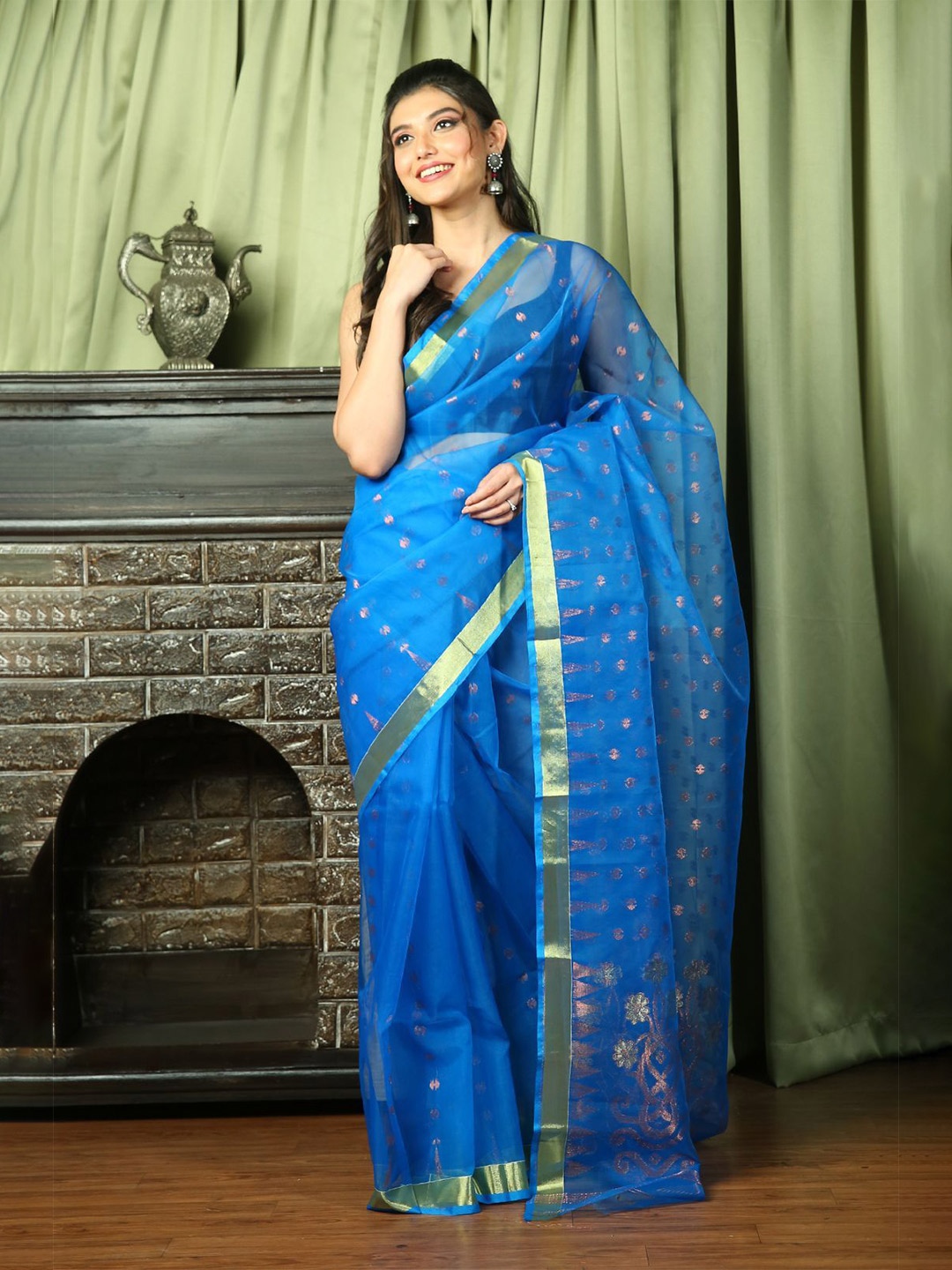 

Charukriti Blue & Gold-Toned Woven Design Zari Silk Cotton Jamdani Saree