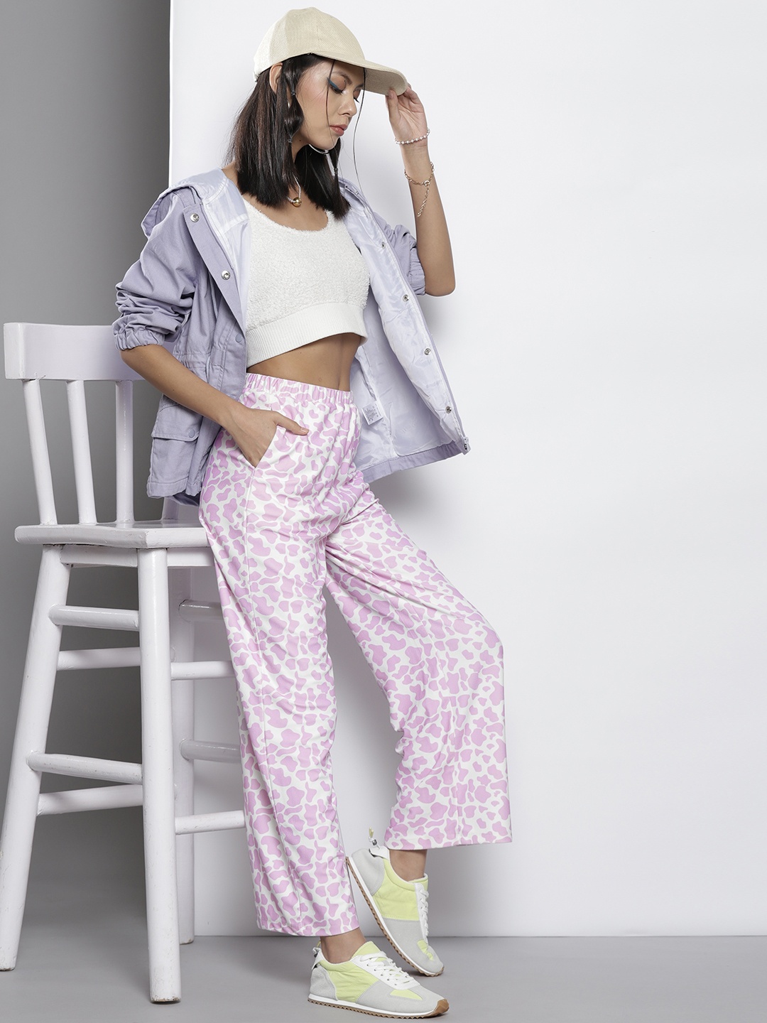 

SASSAFRAS Women Lavender Cow Printed Track Pant