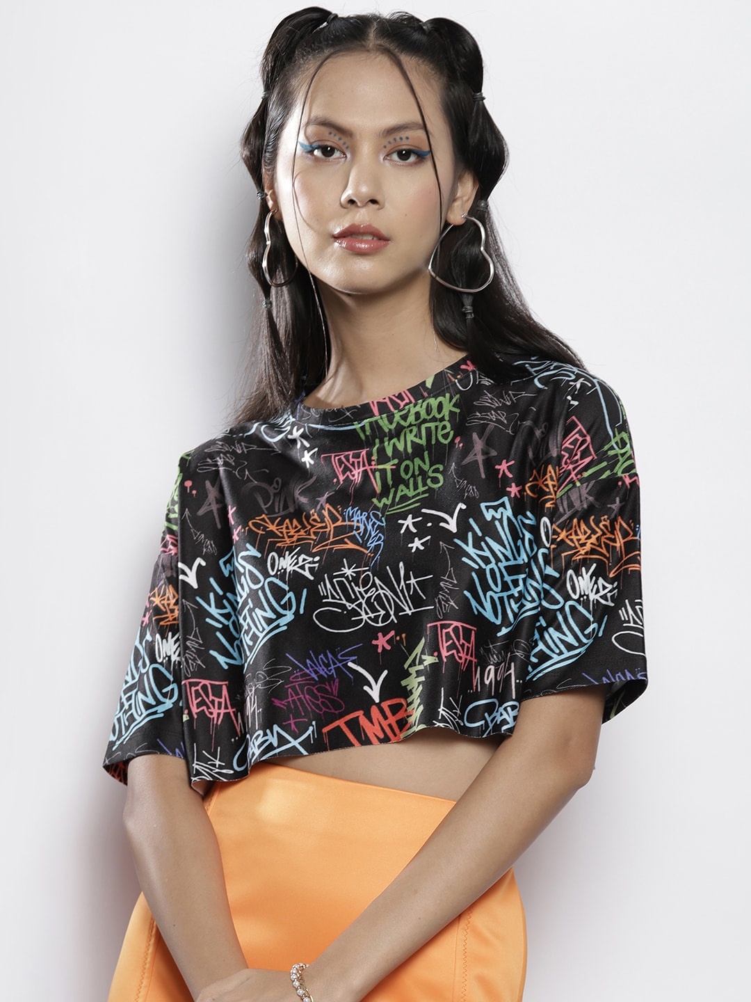 

SASSAFRAS Women Black & Blue Print Boxy Crop Top