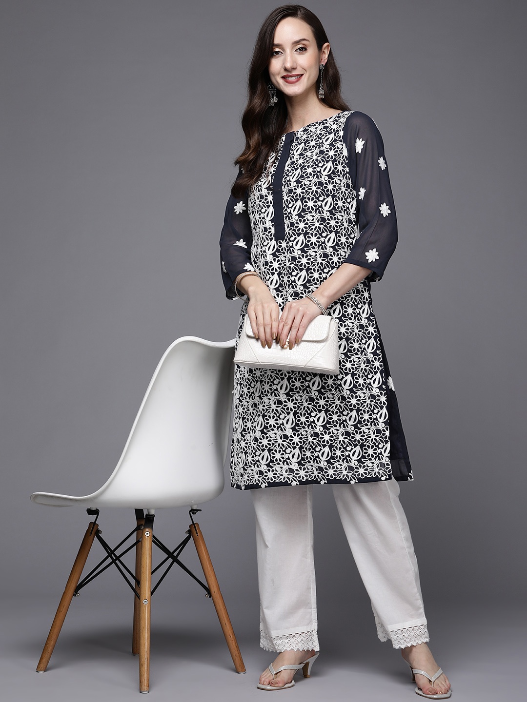 

MASSTANI BY INDDUS Women Navy Blue & White Ethnic Motifs Embroidered Georgette Kurta