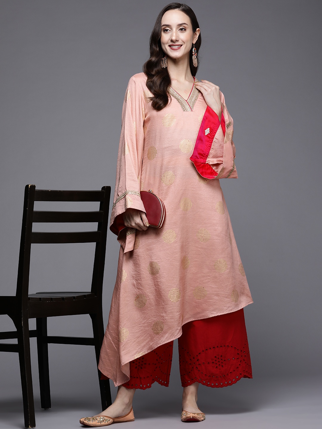 

MASSTANI BY INDDUS Women Peach-Coloured & Gold-Toned Geometric Design Flared Sleeves Kurta