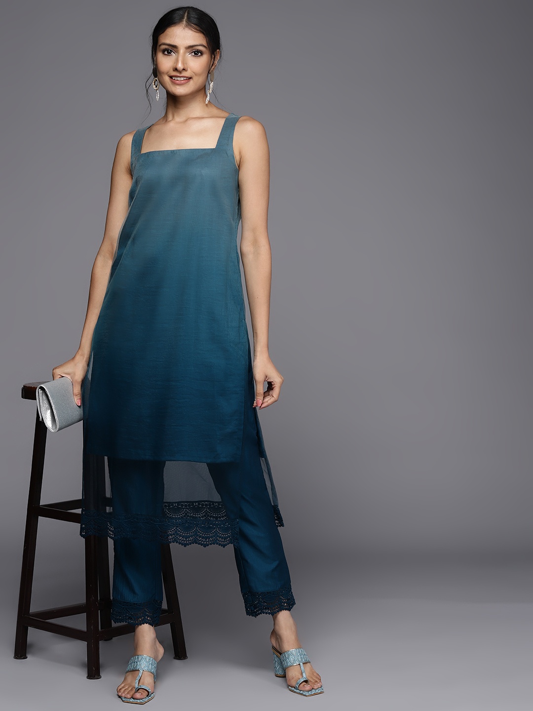 

MASSTANI BY INDDUS Women Blue Ombre Kurta with Trousers