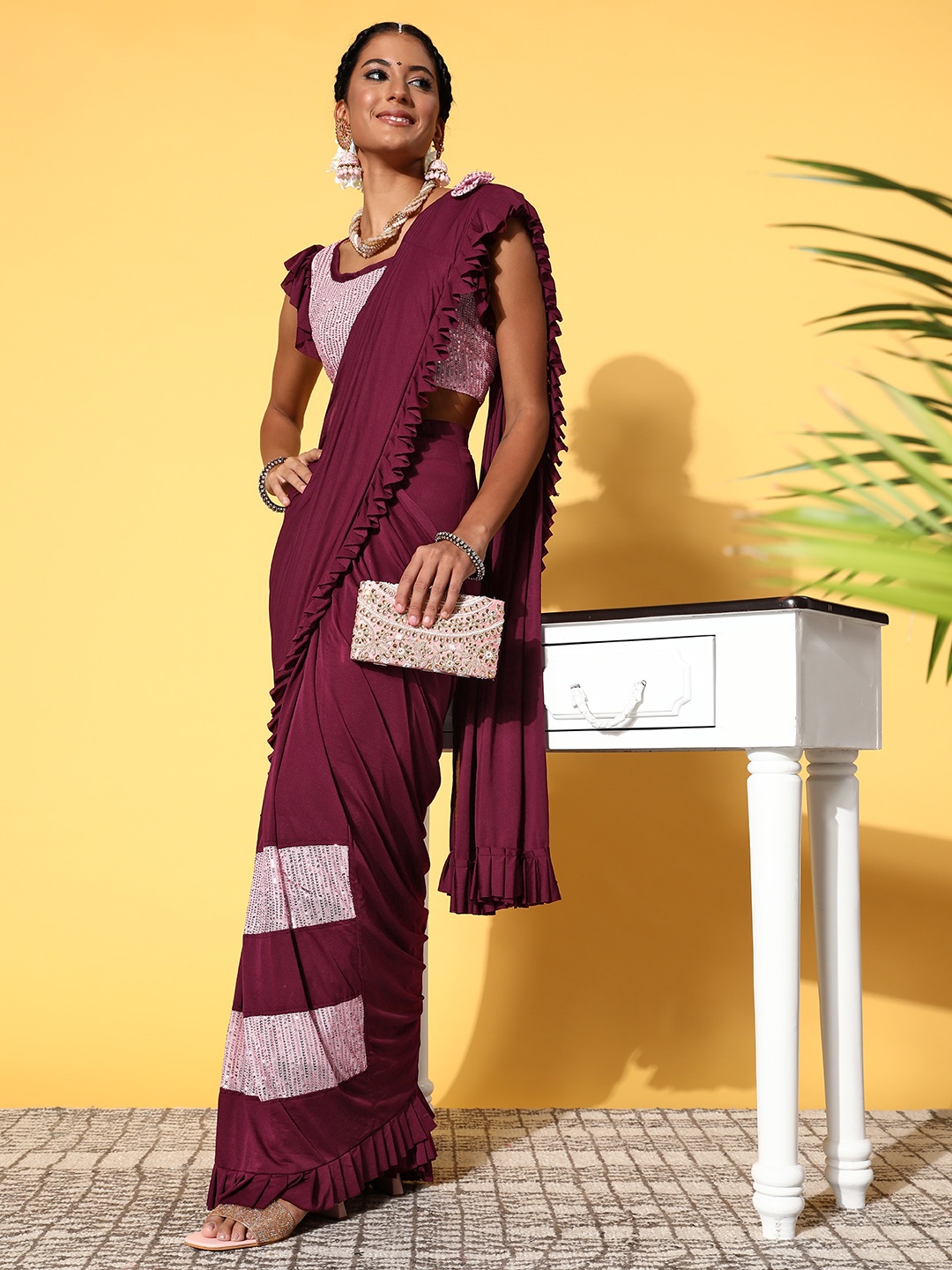

Kalista Solid Ready To Wear Saree, Burgundy