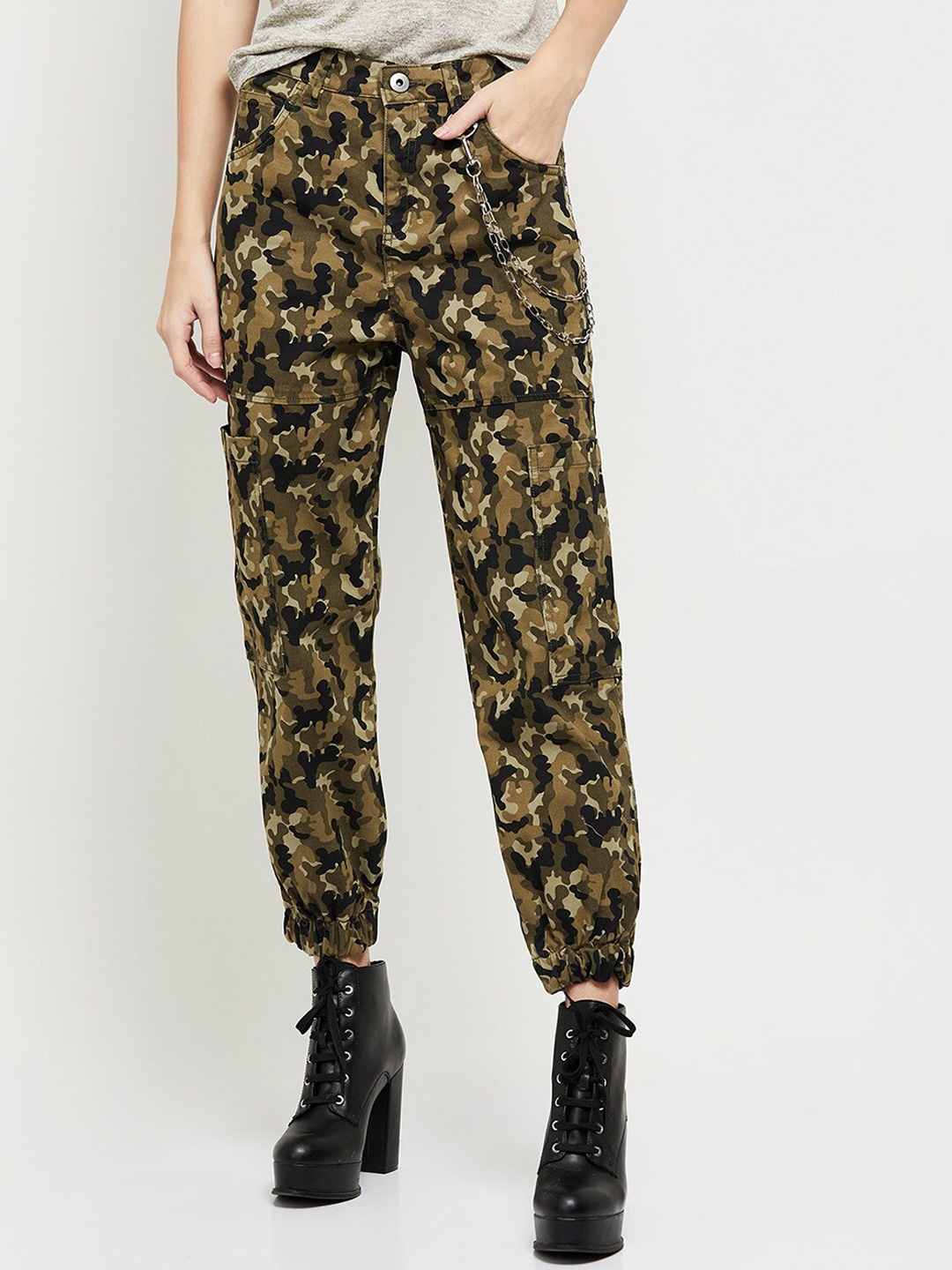 

max Women Green Printed Joggers Trousers