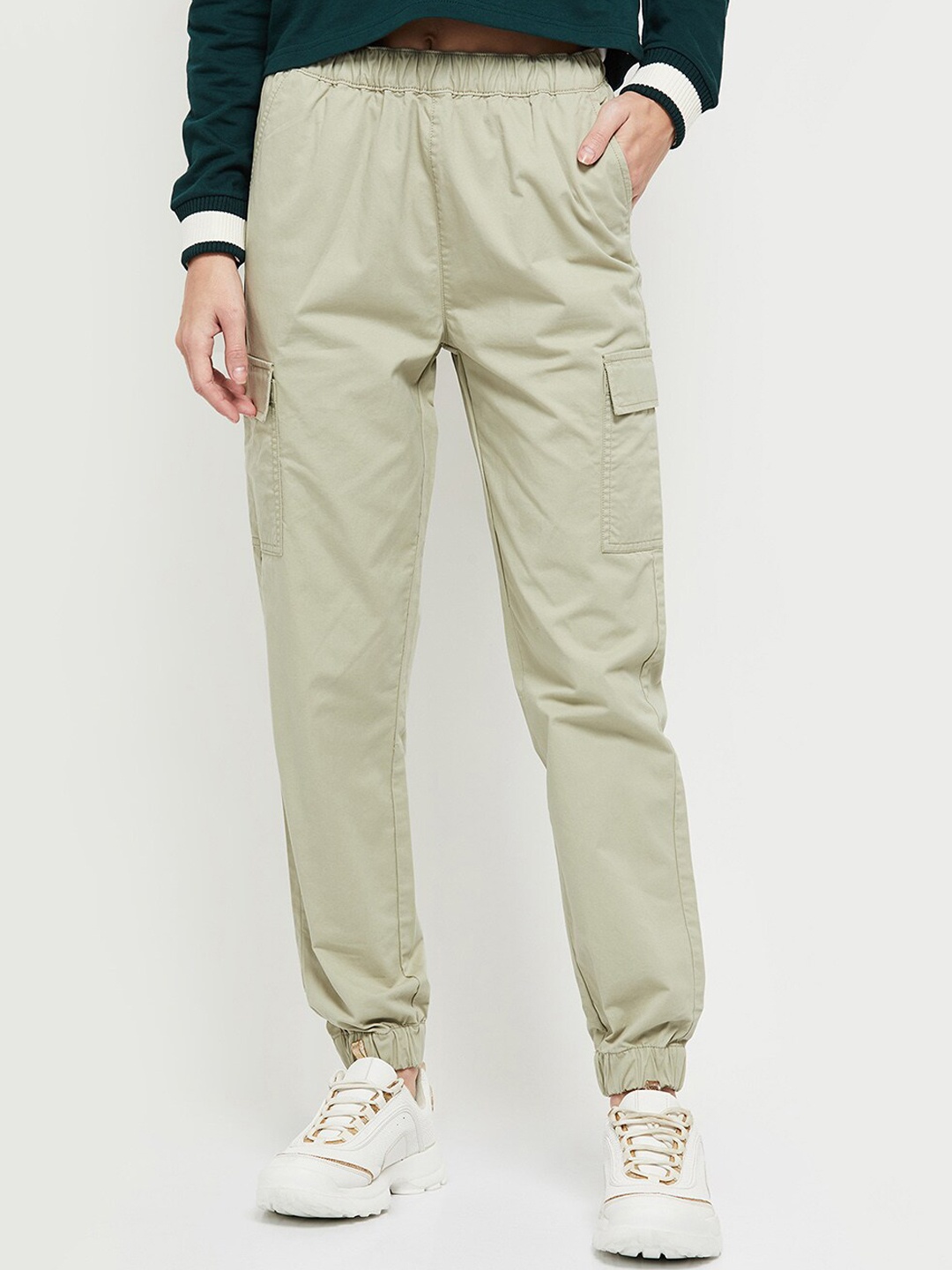 

max Women Green Cargos Trousers
