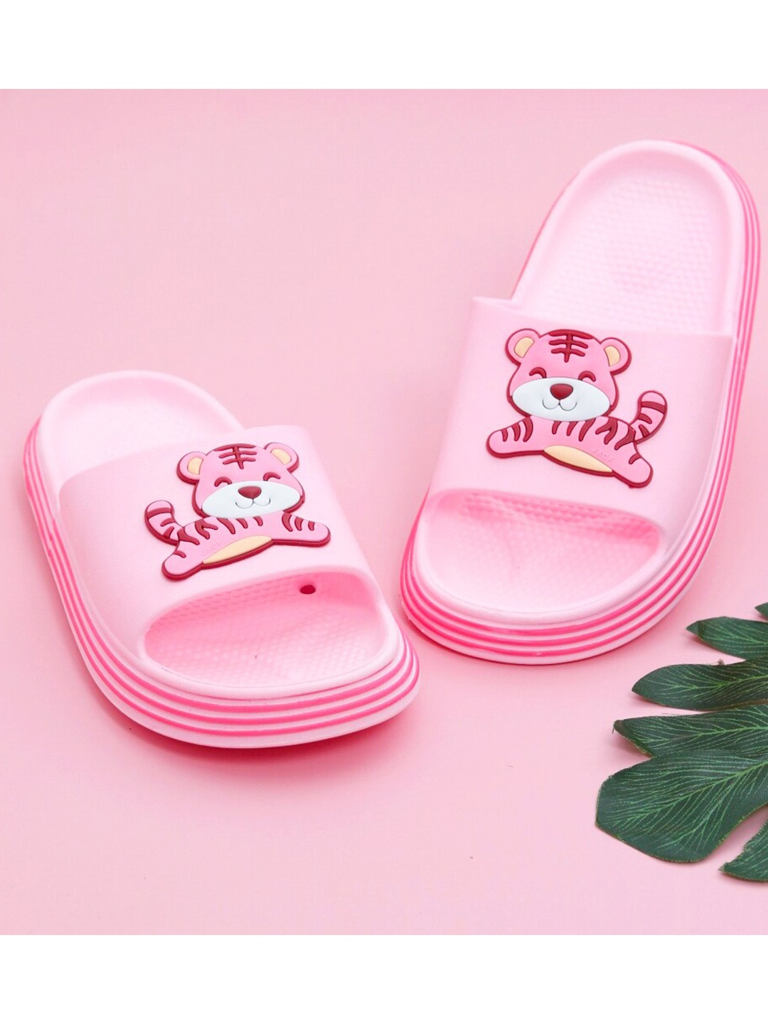 

Yellow Bee Girls Pink & White Rubber Sliders
