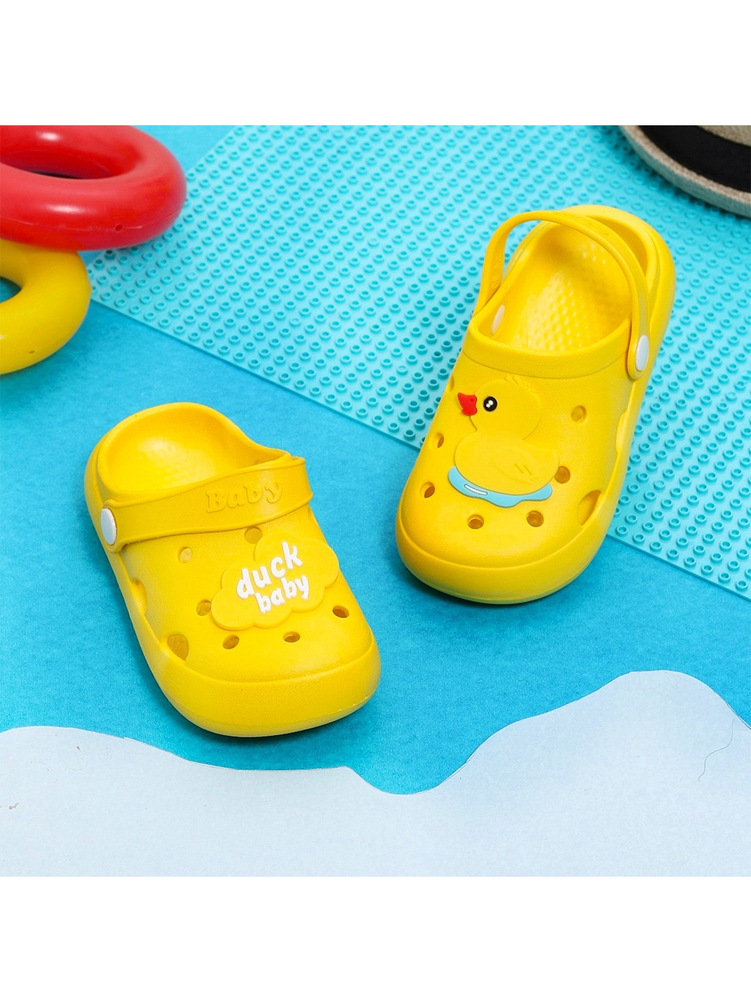 

Yellow Bee Unisex Kids Yellow Clogs Sandals