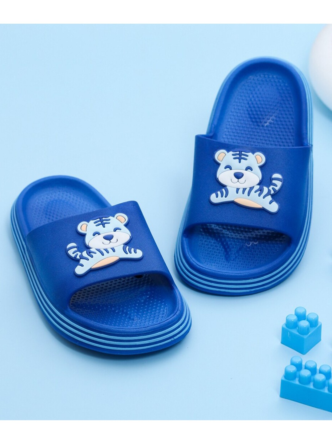 

Yellow Bee Boys Blue & White Printed Rubber Sliders