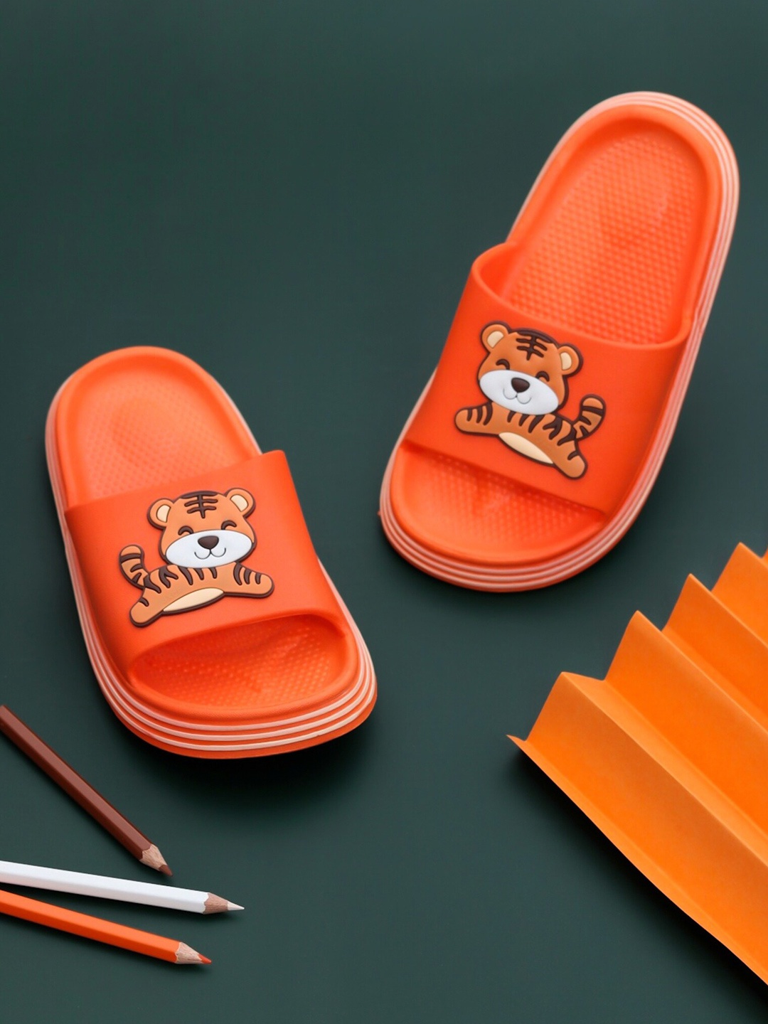 

Yellow Bee Unisex Kids Orange & White Printed Rubber Sliders