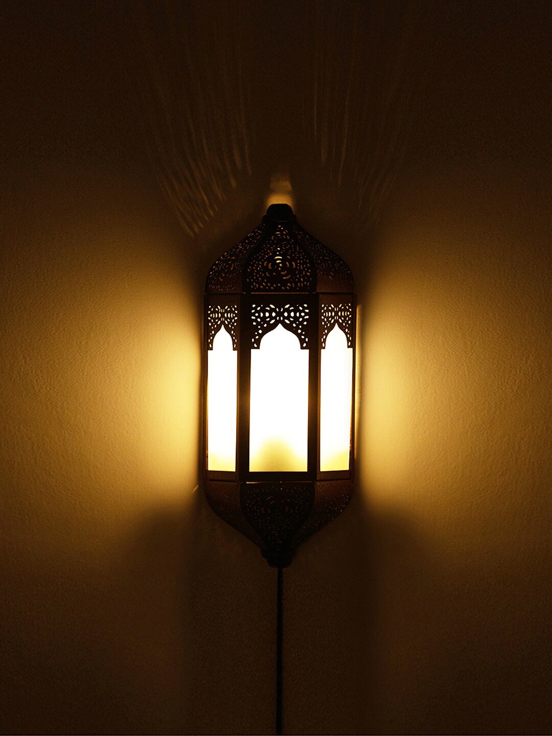 

ExclusiveLane Brown Haveli Jharokha Iron Wall Lamp