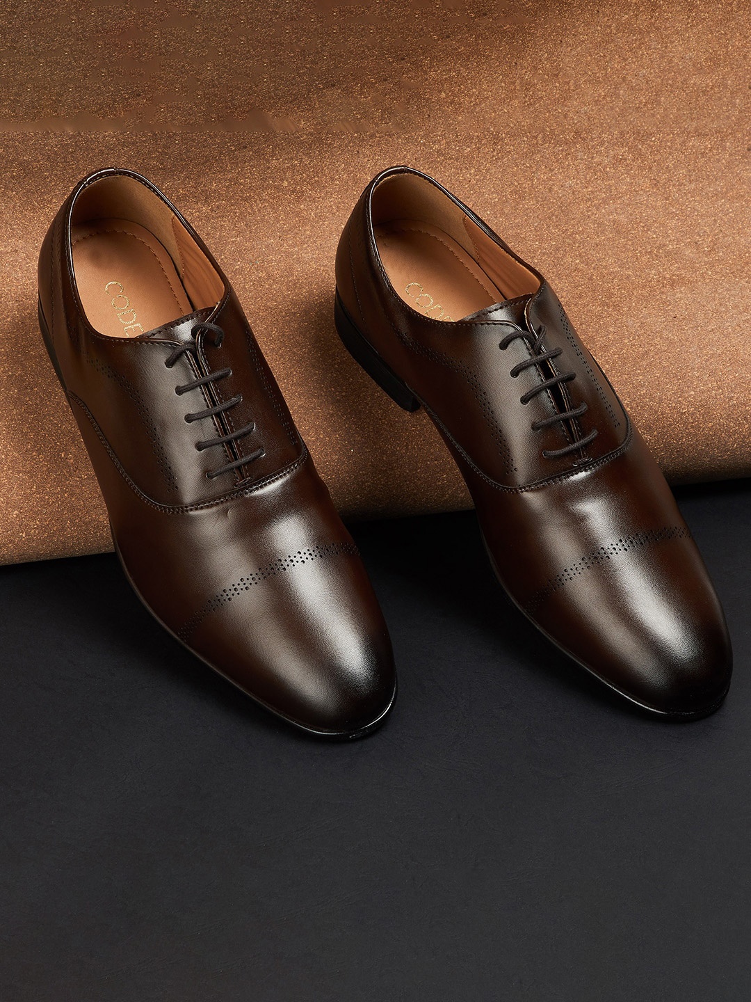 

CODE by Lifestyle Men Brown Textured Oxfords