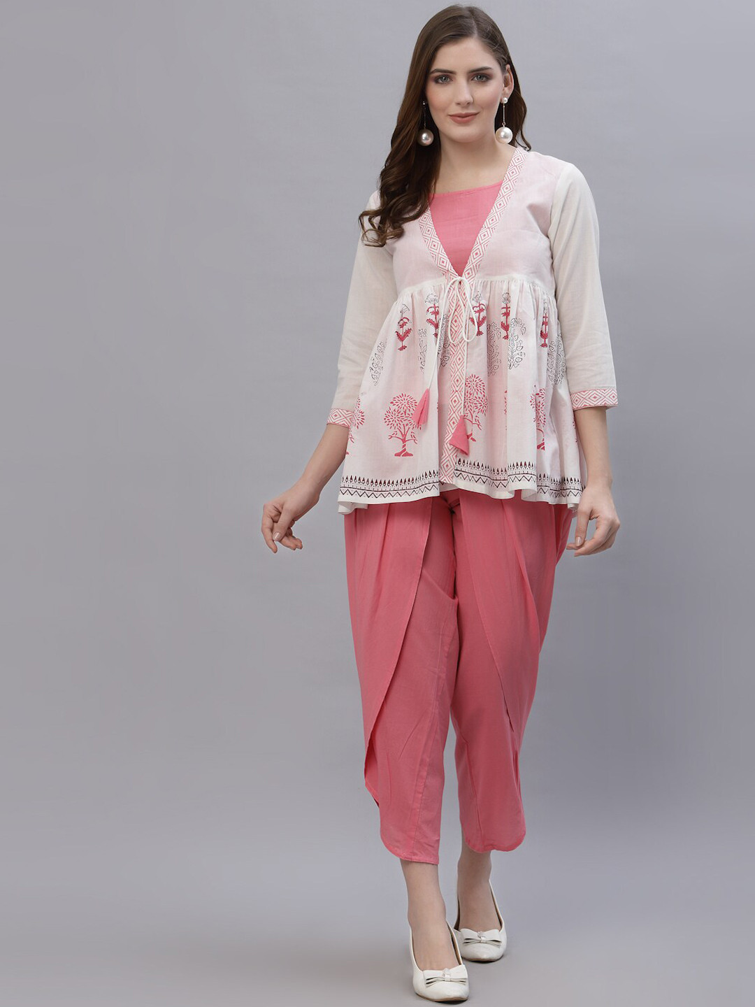 

Ragavi Women Pink Floral Printed Pure Cotton Kurta with Palazzos