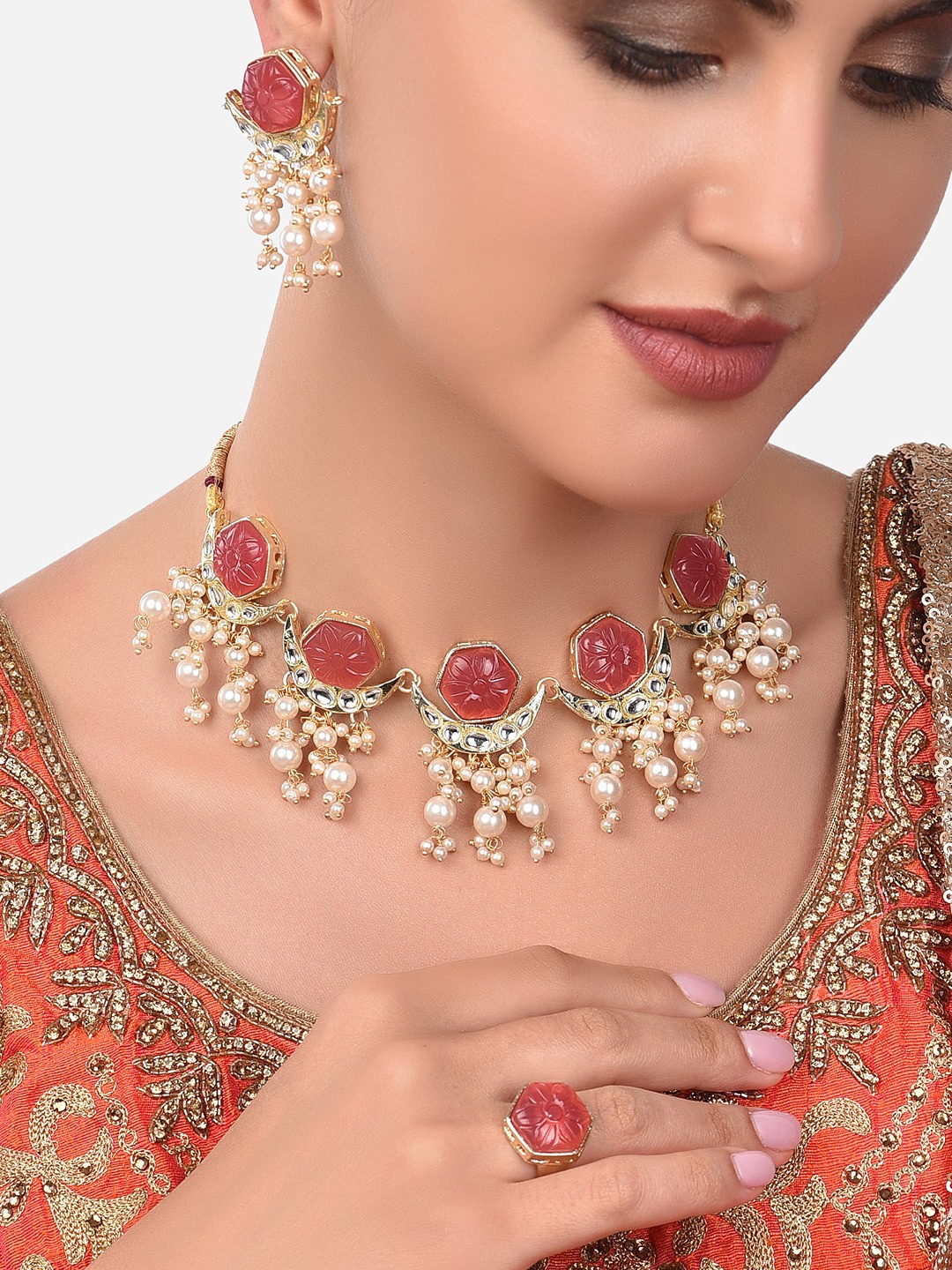 

Zaveri Pearls Women Gold-Plated Pink Kundan Studded Choker Jewelry Set