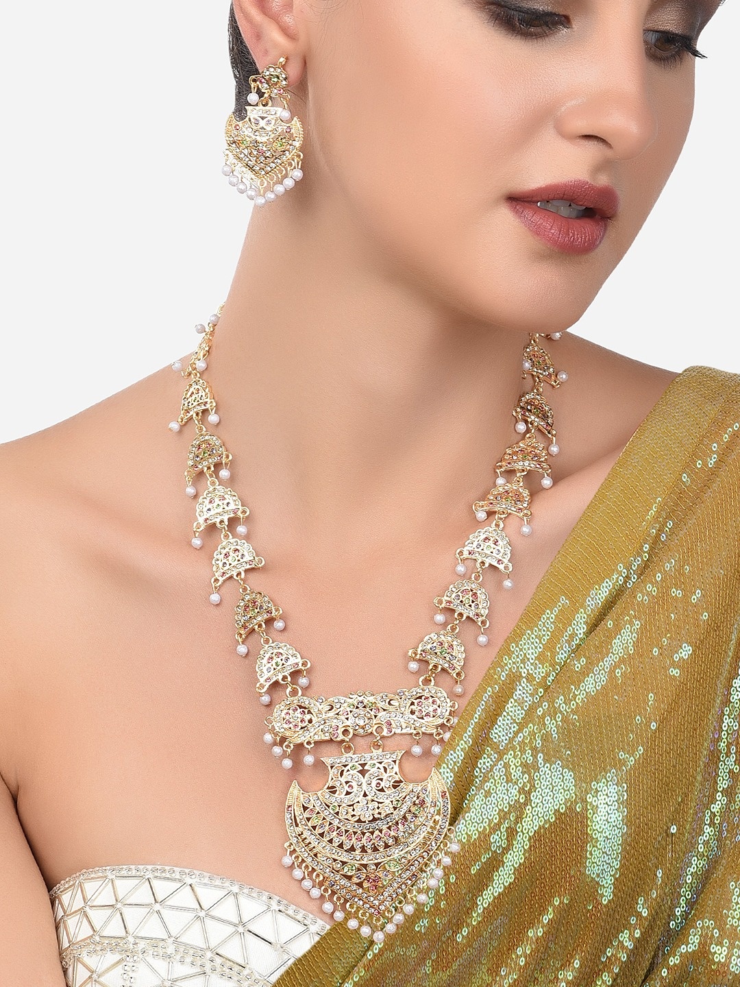 

Zaveri Pearls Women Gold-Plated Austrian Diamond Studded & Pearl Beaded Jewelry Set