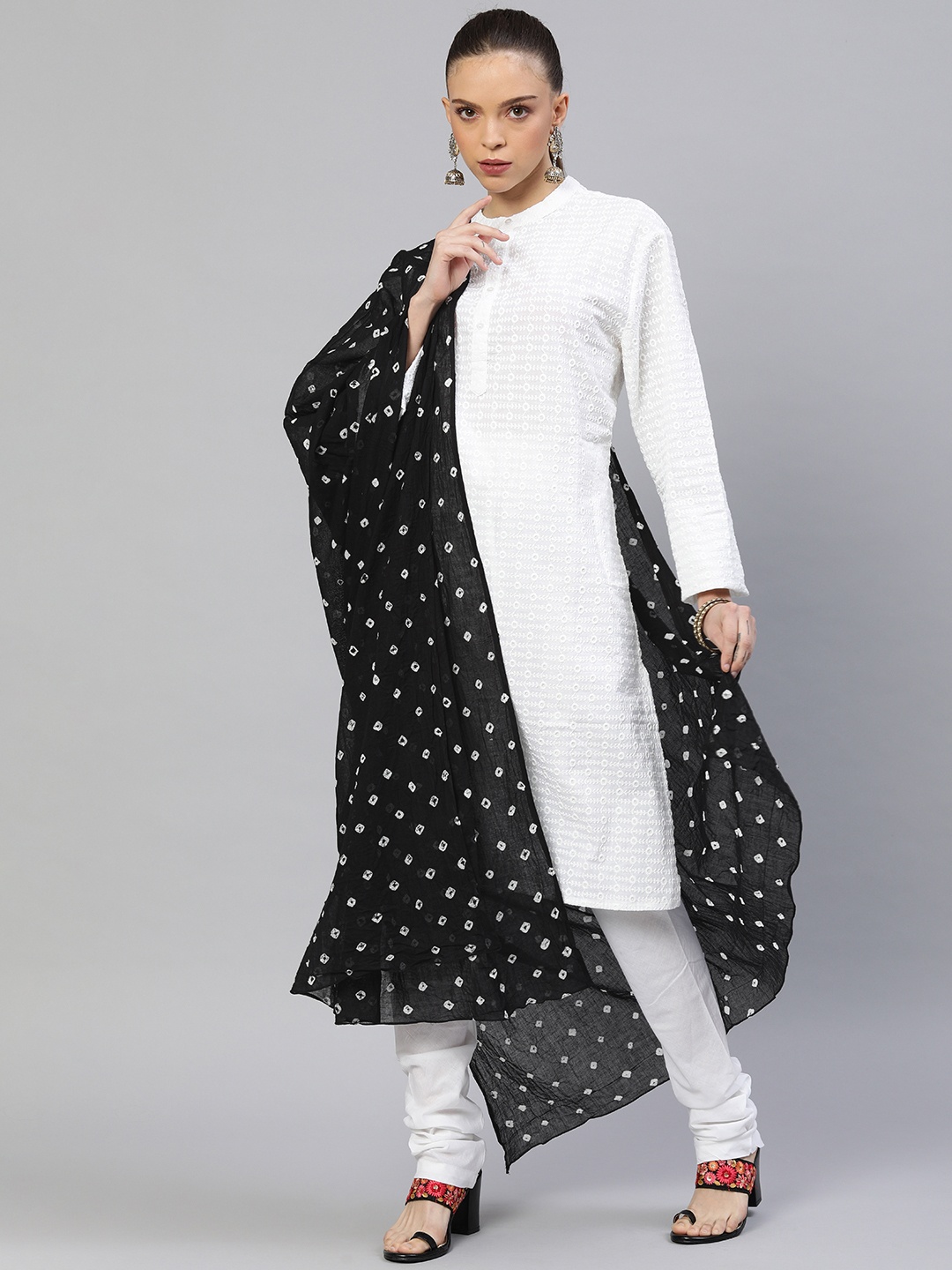 

Rani Saahiba Black & White Printed Pure Cotton Bandhani Dupatta