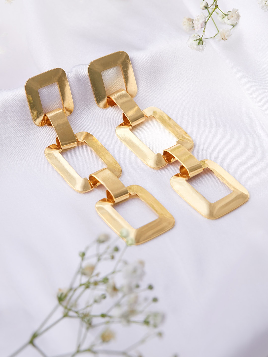 

Rubans Voguish Gold-Toned Set of 2 Floral Studs Earrings