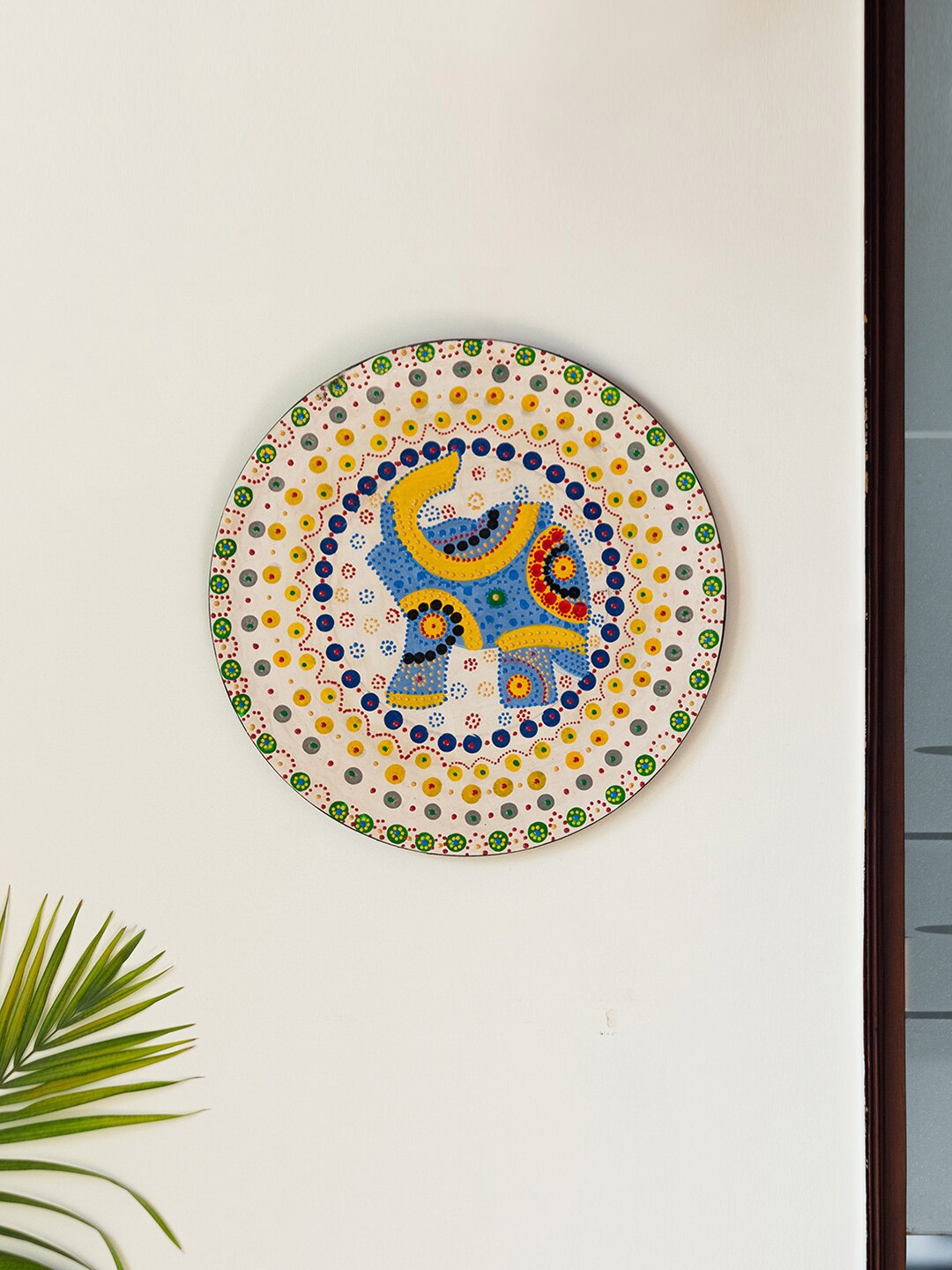 ExclusiveLane Yellow Royal Elephant Wood Wall Decor Plate