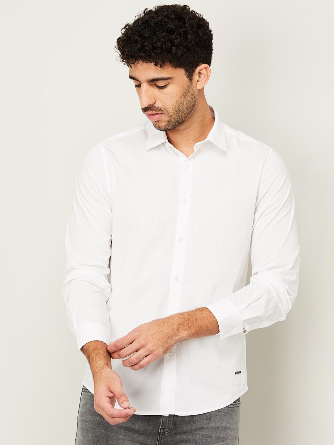

Bossini Men White Cotton Casual Shirt
