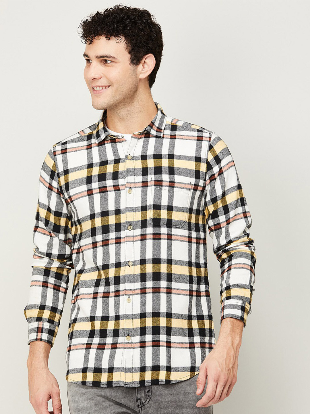 

Bossini Men White Checked Casual Shirt