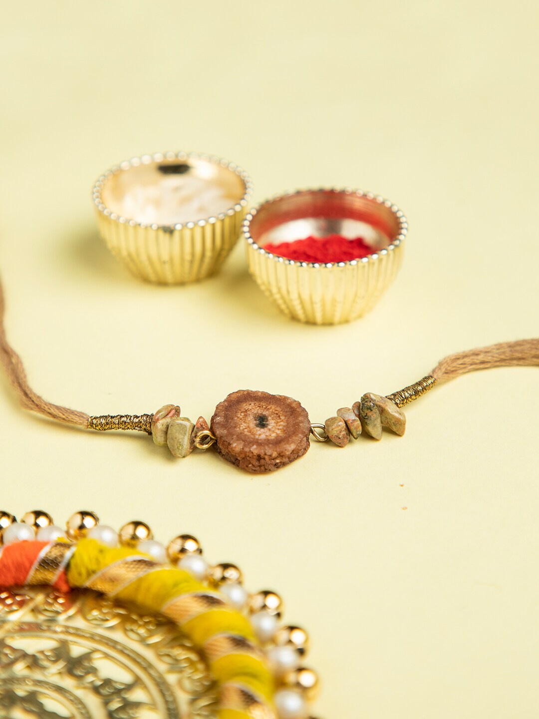 

DEEBACO Brown Agate & Unakite Healing Stone Rakhi