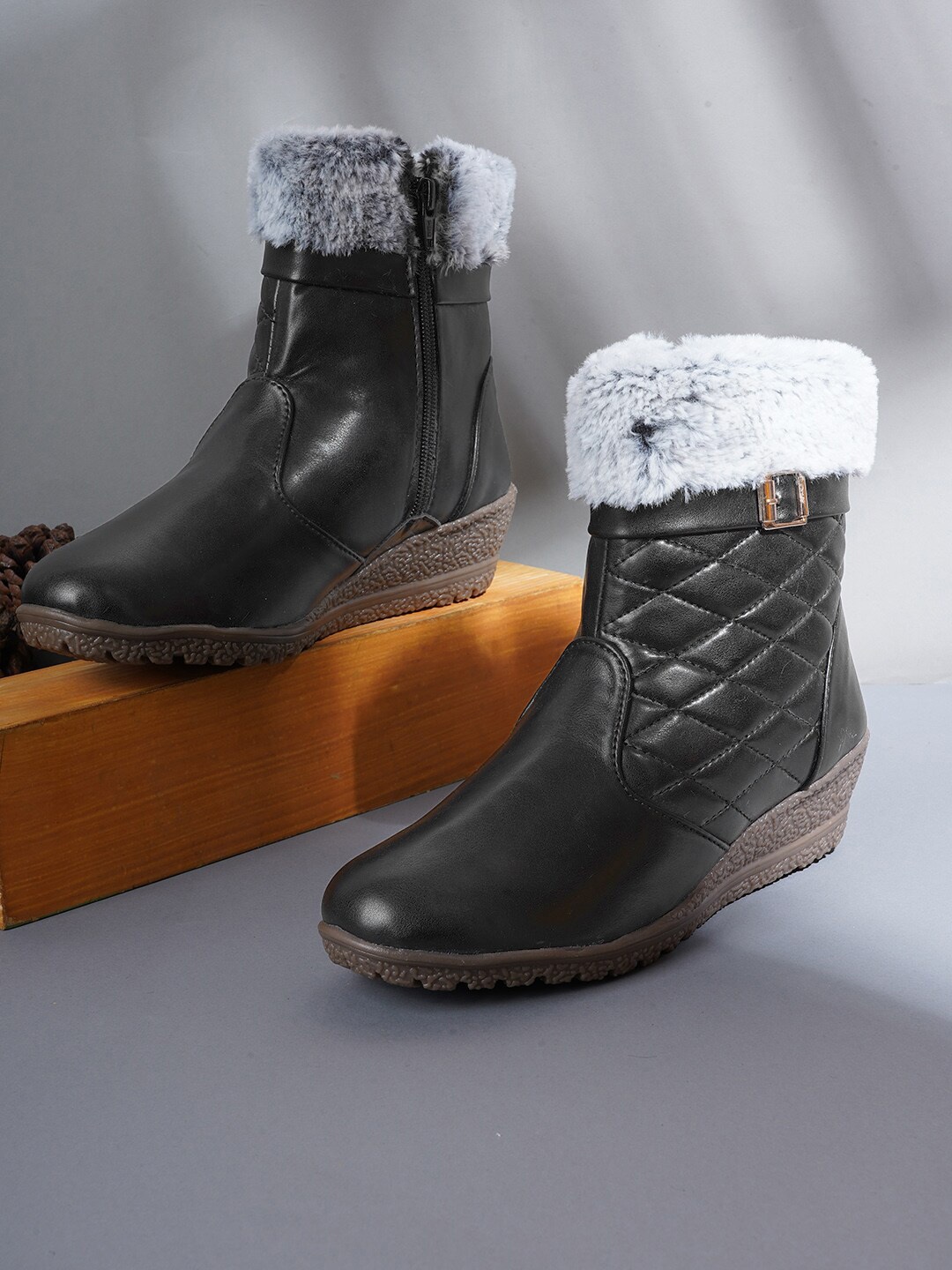 

Everly Women Black Solid Fur Boots