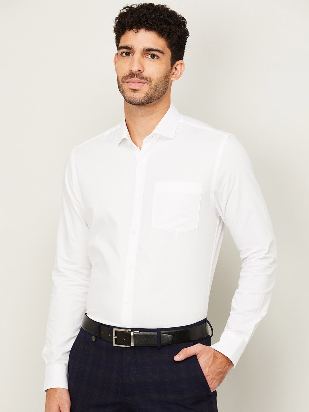 

CODE by Lifestyle Men White Solid Casual Shirt