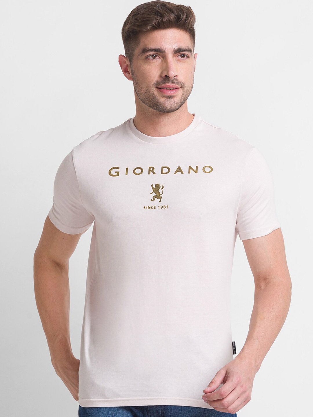 

GIORDANO Men Cream-Coloured Typography Printed Slim Fit T-shirt