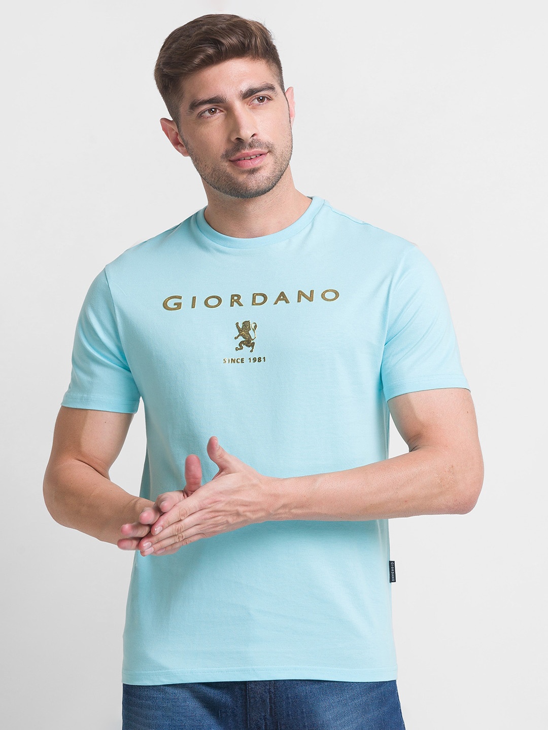 

GIORDANO Men Green Typography Printed Slim Fit T-shirt
