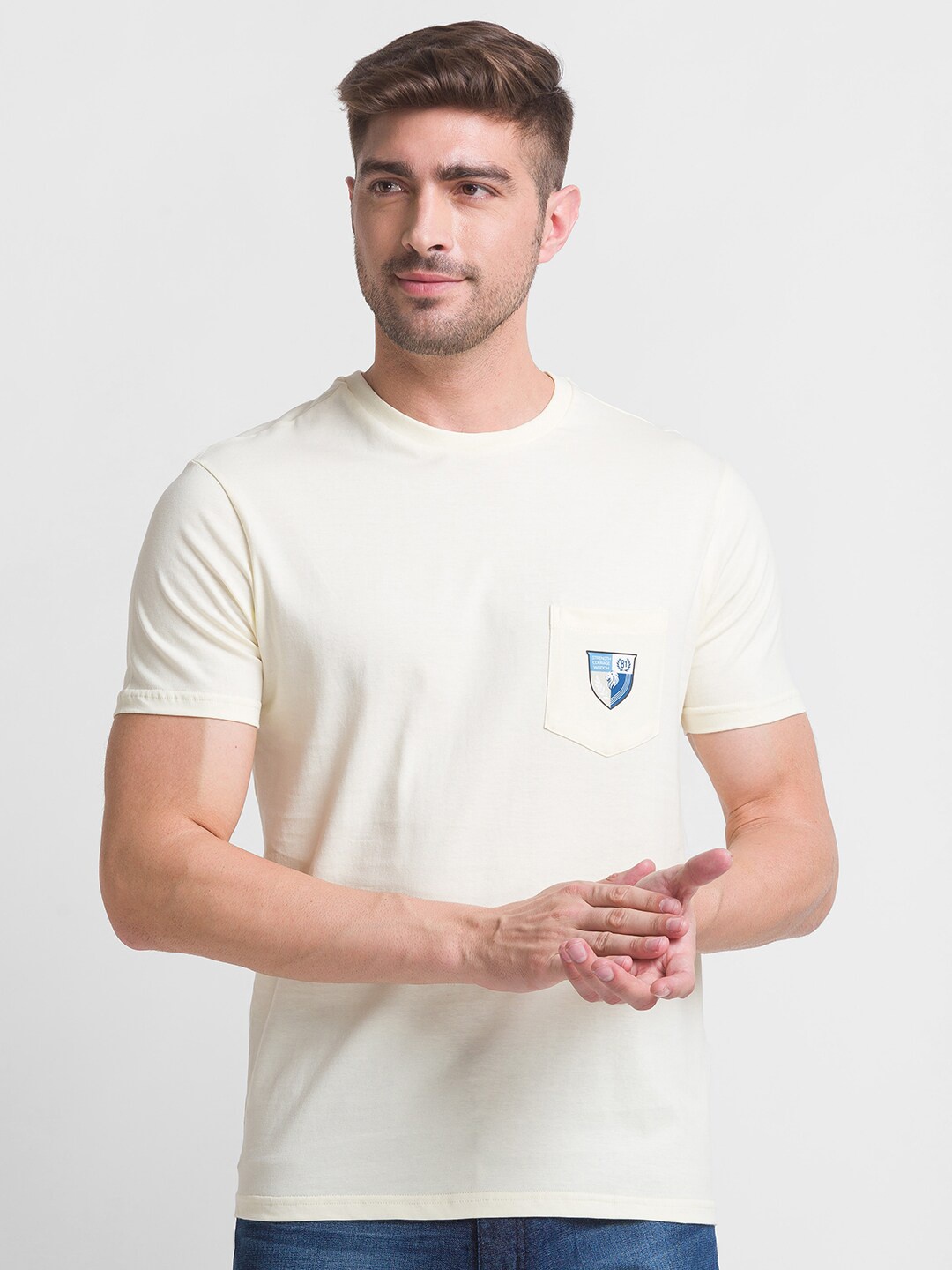 

GIORDANO Men Yellow Raw Edge Slim Fit T-shirt