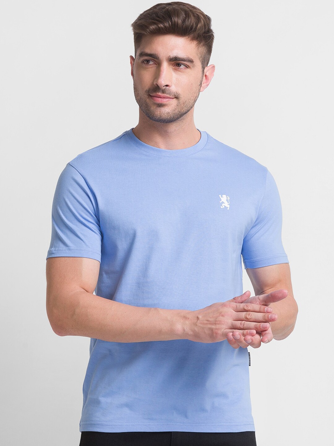 

GIORDANO Men Blue Slim Fit T-shirt