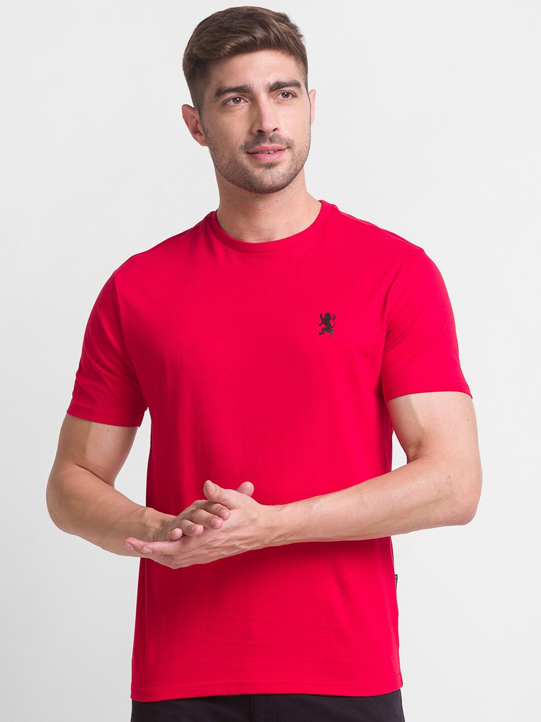 

GIORDANO Men Red Slim Fit T-shirt