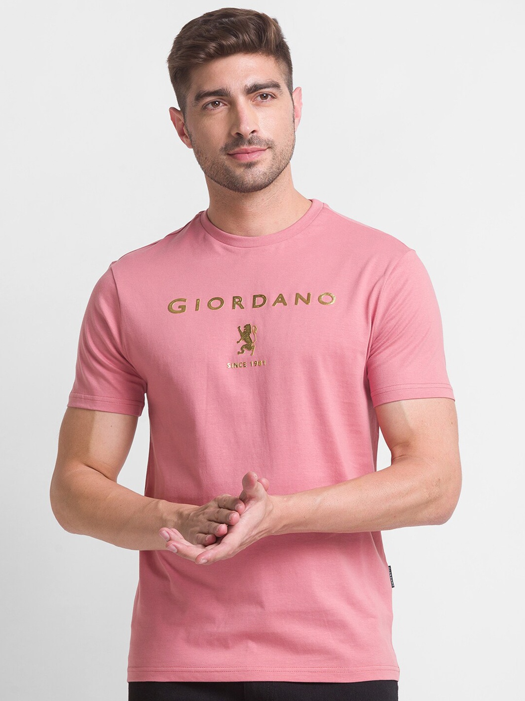 

GIORDANO Men Pink Brand Logo Print Slim Fit T-shirt