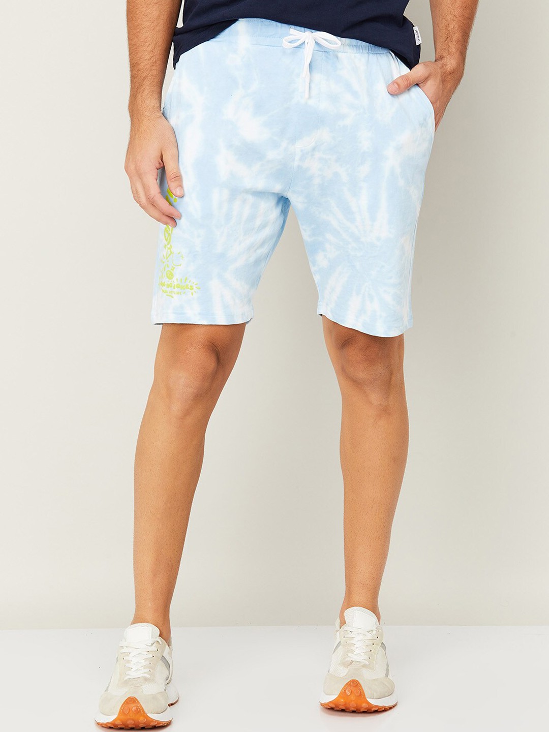 

SmileyWorld Men White Floral Printed Shorts